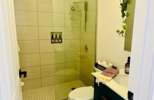 Jungle House Downtown Columbus - Modern Boutique Suites - Foto 7