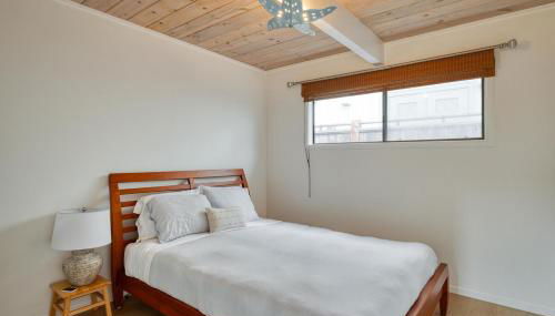 Dockside getaway with hot tub & dock - Foto 5