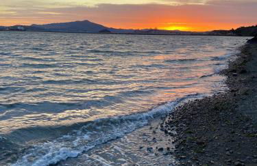 Modern 2 BR 2BA Biz Friendly Duplex with Fast Wi-Fi and Workspaces - Foto 1