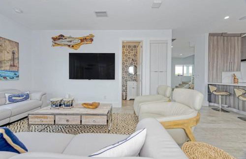 Casa Playa- Luxury Pool Home, 36' Dock - Foto 12