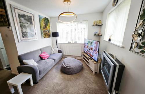 Willow Retreat - House in Burbage- Sleeps2- Garden - Photo 1