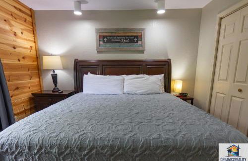 3BR Condo with Lake View - Trout Fishing - Playground - 2 Pools - Stairs Required - FREE TICKETS INCLUDED - PR69-9 - Foto 34