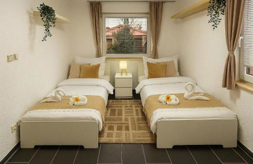 Exklusiv Hamburg Stadtrand-Villa mit Garten - Foto 1