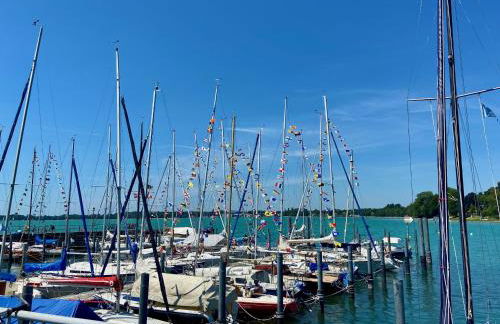 Ferienwohnung Residenz am See - exklusive Wohnung in erster Reihe mit Balkon und Seeblick - Photo 32