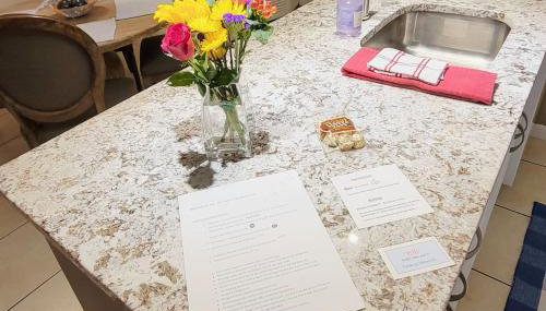 14th 99 Walk Score 3 mins to Metro rail - Foto 3