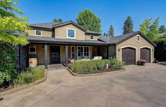 Private Luxury Oasis w Pool HT Parking - Photo 22