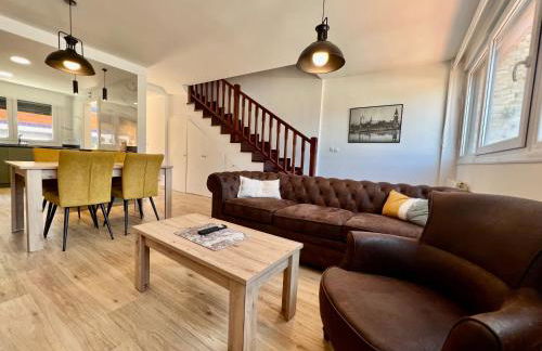 Dúplex Stylish Host con vistas al mar - Foto 13