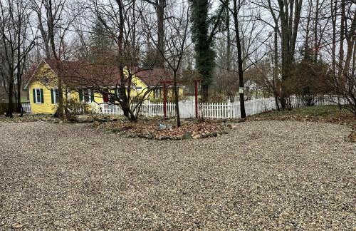 Maplewood Cottages 2 - Photo 6