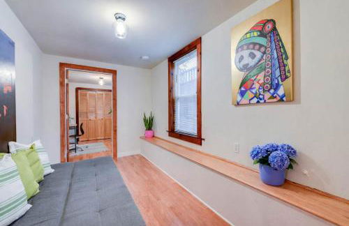 Quaint and Charming 2BR APT in Central Oakland - Photo 3