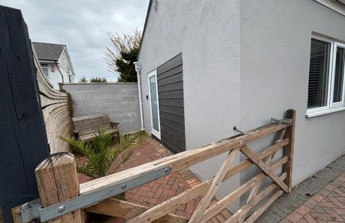 1 double bed studio with private access and parking - Photo 8