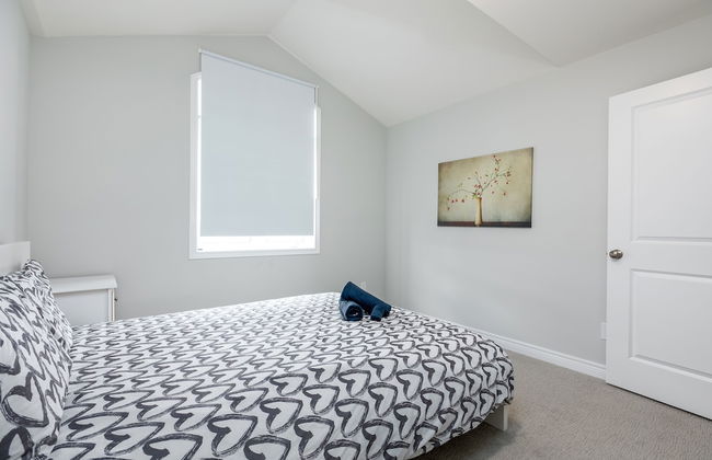 Luxury Entire house mins Niagara falls & Brock uni - Photo 4