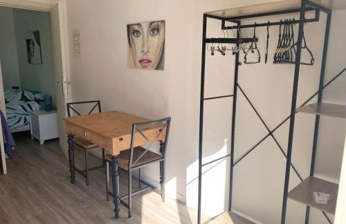 Petit appartement centre Barjac chez Art & Hasards - Photo 4