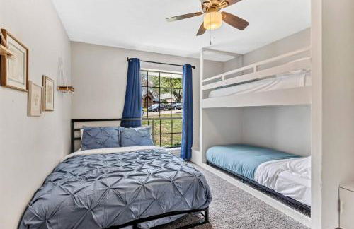 Jacuzzi Lakefront Home w/ Game room+play structure - Foto 37