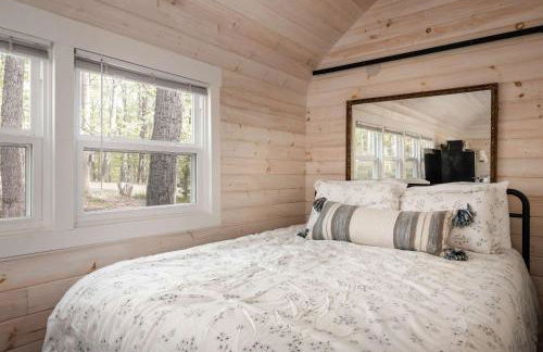 Tiny Cabin w Fire Pit Game Room and Dog Friendly - Foto 17