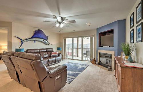 Community Pool and Dock Lake of the Ozarks Condo! - Foto 3