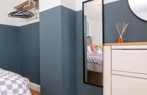 Stunning Bishop Auckland House with 5-bedrooms & 8 Beds Sleeps 12 with Free Parking by PureStay - Foto 31