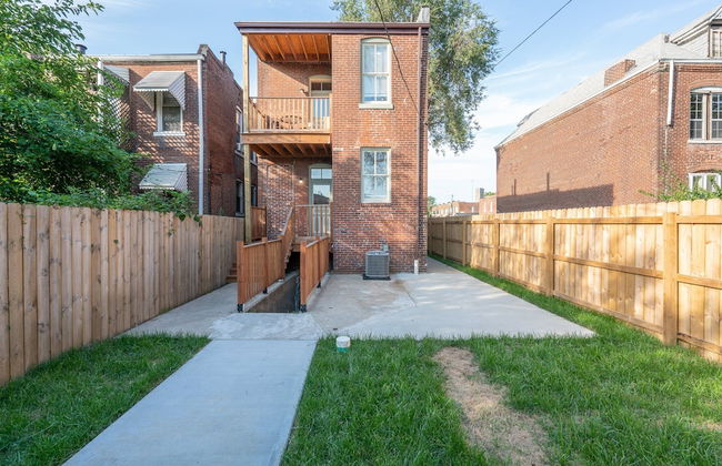 Parkside Comfort | JZ Vacation Rentals - Photo 23