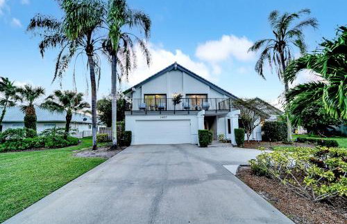 Lake Luxe Equine, Waterfront, Screened-in Pool, Hot Tub - Lake Views! Hosted By Relaxtay - Foto 45