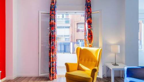 Spacious Clean & Colorful Apt Quiet Zone - Photo 3