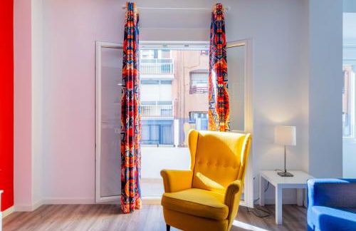 Spacious Clean & Colorful Apt Quiet Zone - Photo 3