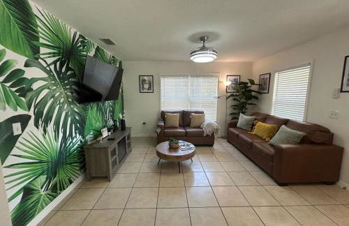 Tropical 3bed 2bath Lakeland Home on corner lot - Foto 1