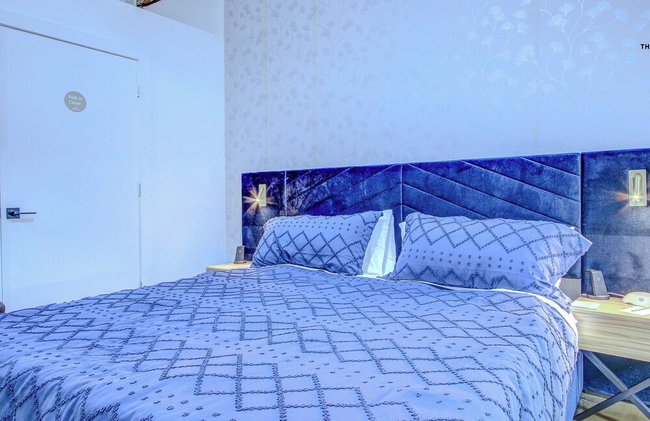 BRAND NEW Modern 1BD Loft in Downtown with free parking - Photo 89