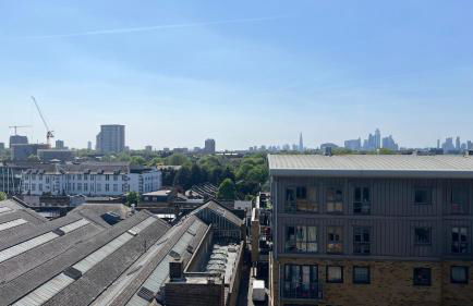 Sunset Heights Bright 2BR with City Views and Free Parking - Foto 6