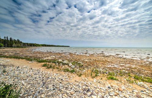 Secluded Lake Michigan Home Private Fire Pit - Foto 2