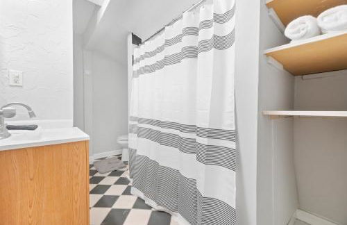 Little Italy Group Stay 4 TV's Pet Friendly - Foto 7