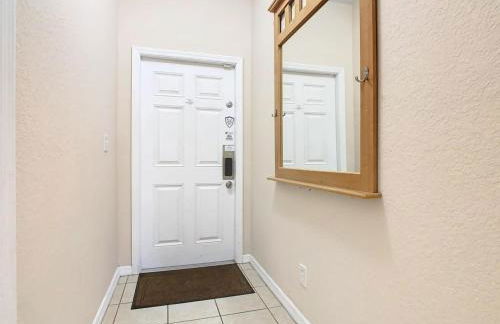 Family Getaway: 4BR Townhome by Old Town - Foto 40