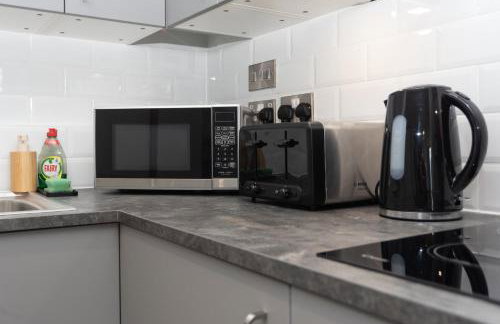 Brand New Skyline View 2BR Apartment with Pool Table - 21st Floor - Foto 15