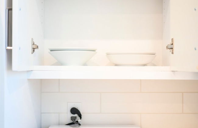 Chic Modern Retreat With Stunning Views - Photo 36