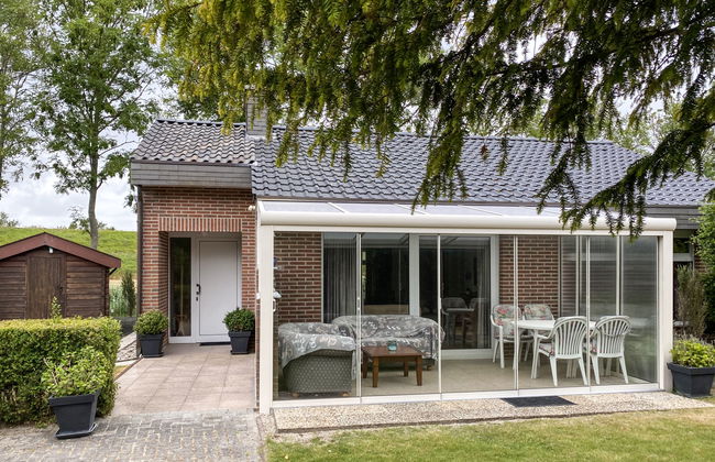 2 bedroom House in Brouwershaven with garden and terrace - Photo 1