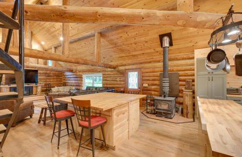 Secluded Greenville Cabin Walk to Moosehead Lake! - Foto 6