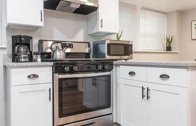 Mid Century Gem Comfort, Close to Train 3bd - Foto 18