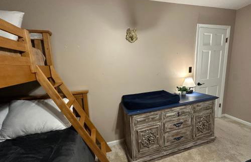 Spacious Family Friendly Backyard Retreat - Photo 19