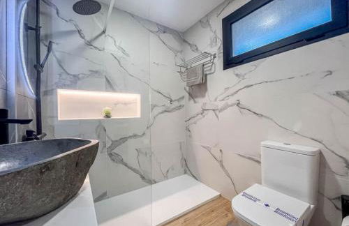 El Bunker Luxury Suite en Playa del Hombre con vista al mar - Foto 19