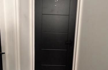 Modern Central Apartments with Balcony - Photo 27