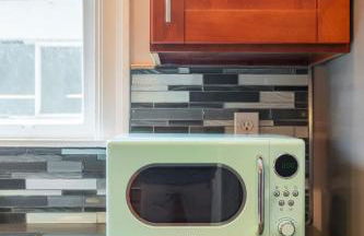 Oak Manor - Chic & Stylish 2BR Apartment Retreat - Photo 38