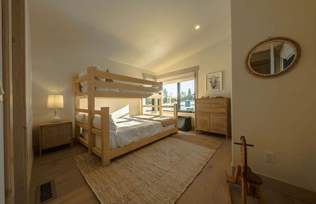 Wilderness Club Nest Modern Cabin Retreat for 9 w/ Hot Tub - Photo 4