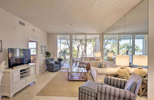 Waterfront Condo with Lanai and Views - Walk to Beach! - Photo 4