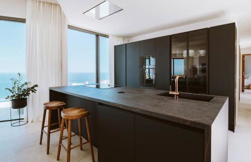 Serenity Villa on the Cliff with climatized pool - Foto 32