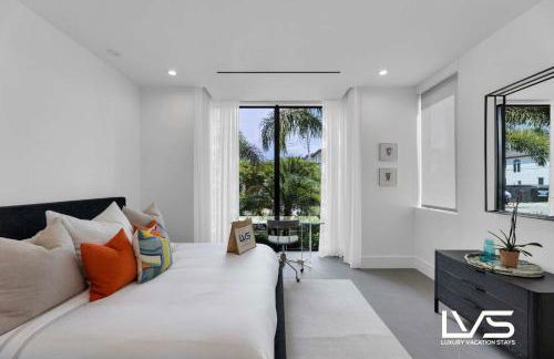 Carlotta- New Construction Luxury Waterfront Villa - Foto 14