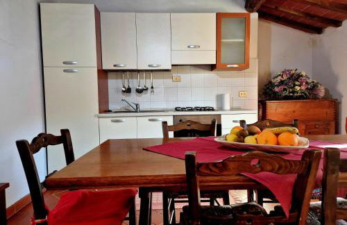 L'oasi del Borgo con Biliardo e Camino nelle Balze - Foto 27