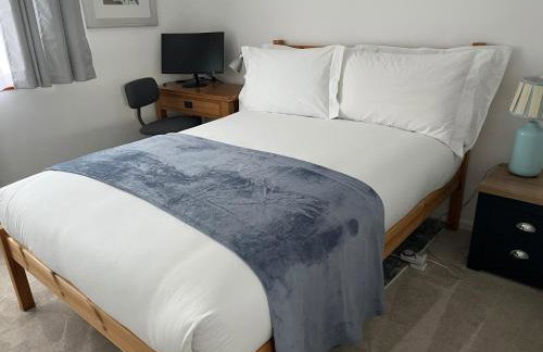 2 Bed-Sleeps 4-Parking-Pets-10 min walk to Beach - Foto 9