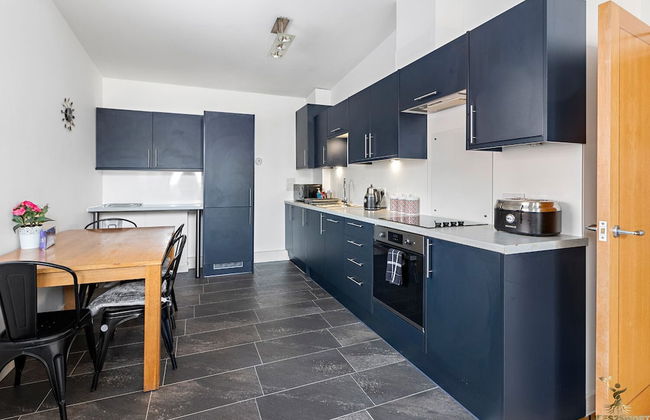 City Centre Spacious Apartment - Photo 11