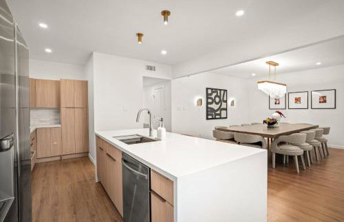 Gated Resort, 2 Homes, 9BR Ensuites, Slps27, Pool - Photo 18