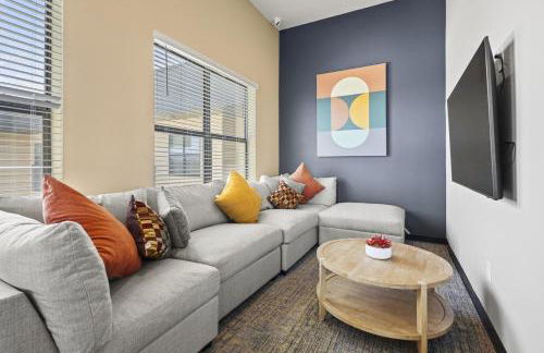 Trendy 1BR w 10ft Ceilings FREE Parking Pet Friendly - Foto 64