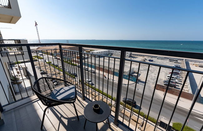 Contemporary La Mer 1BR w Beach Access - Photo 4