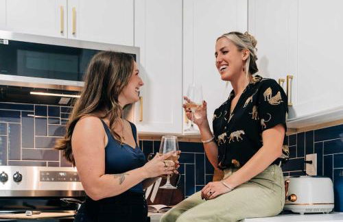 Sanctuary on 3rd - Walk to UF , Parking , Grill - Photo 25